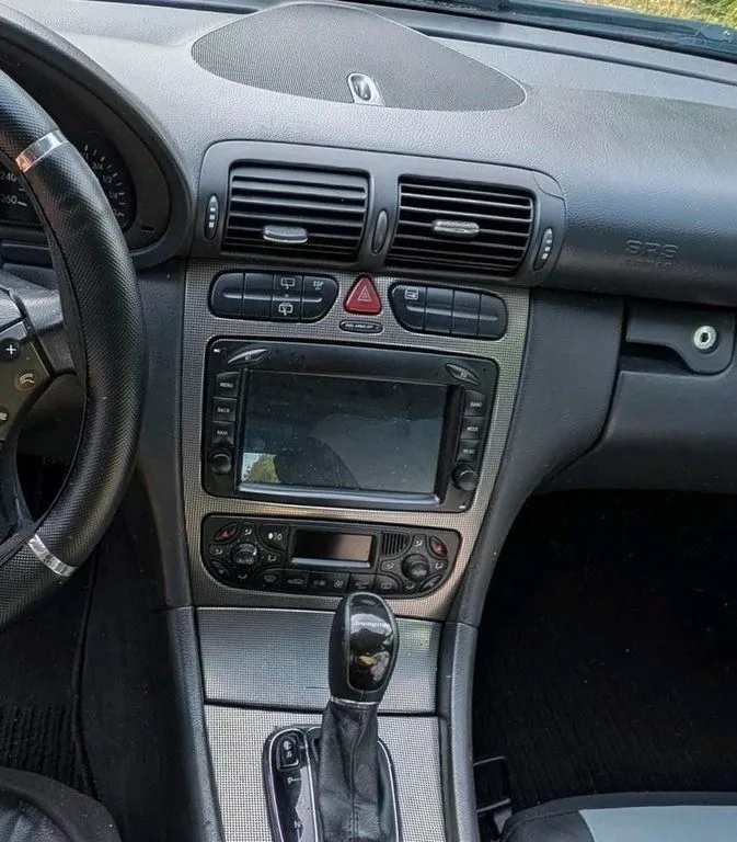 Mercedes-Benz C 220
