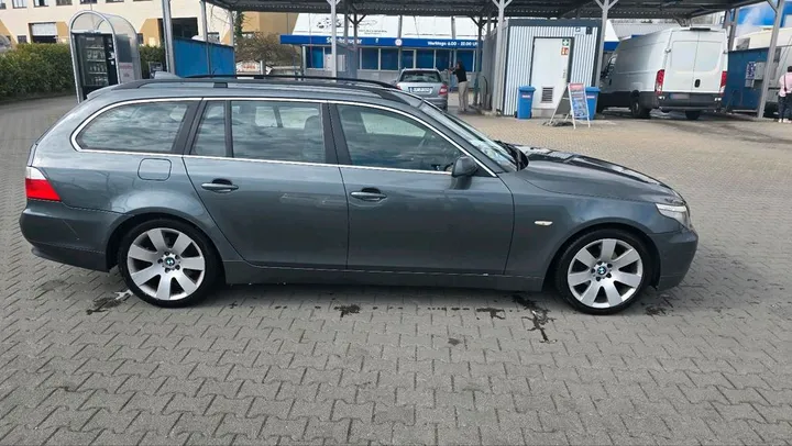 BMW 525