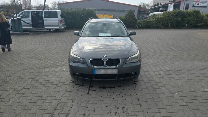 BMW 525