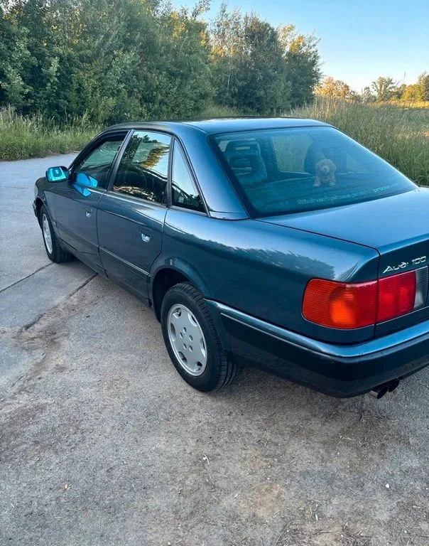 Audi 100
