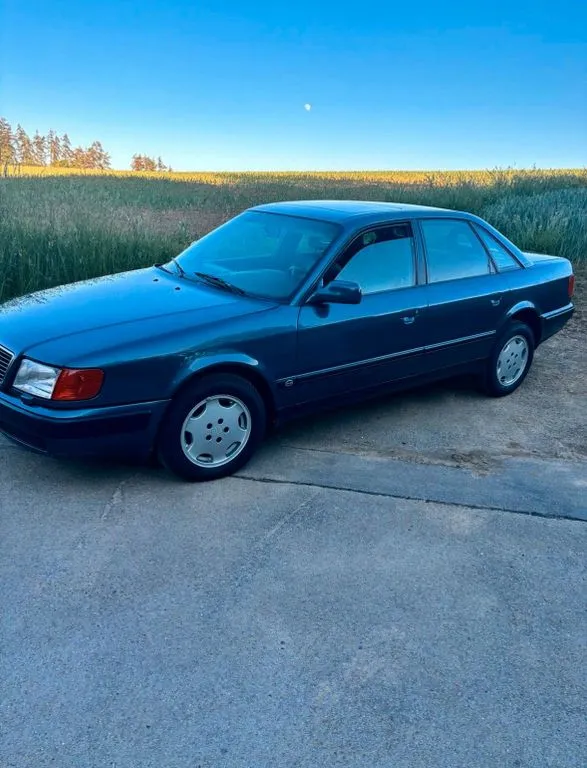 Audi 100