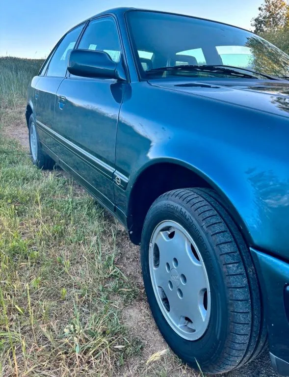 Audi 100