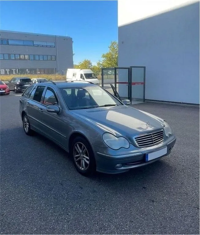 Mercedes-Benz E 200