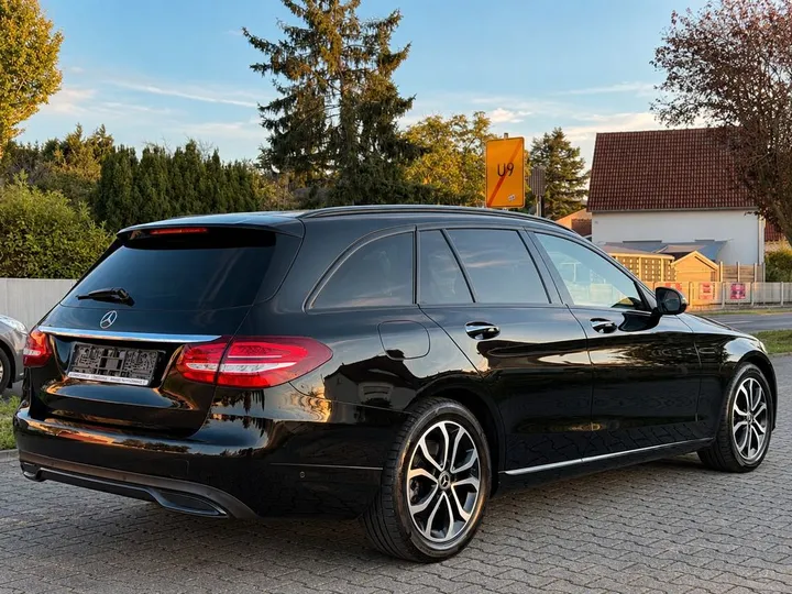 Mercedes-Benz C 220