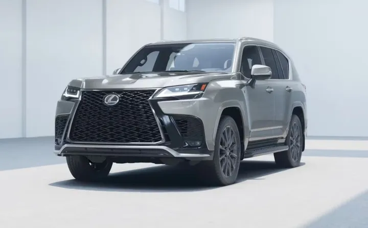 Lexus LX 700