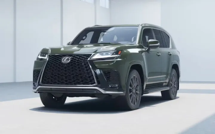 Lexus LX 700