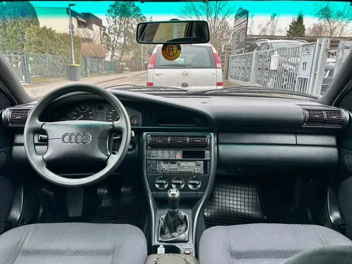 Audi 100