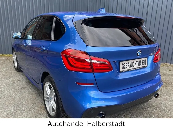 BMW 220