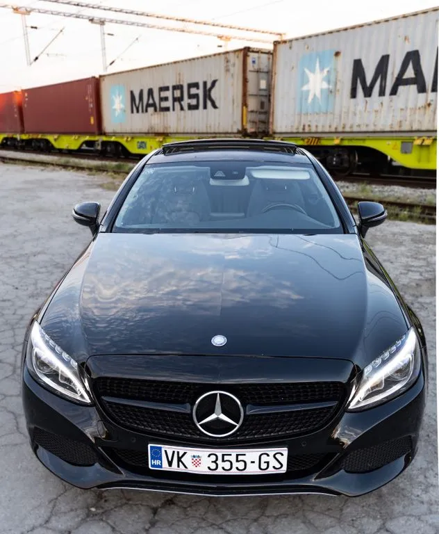 Mercedes-Benz C 220