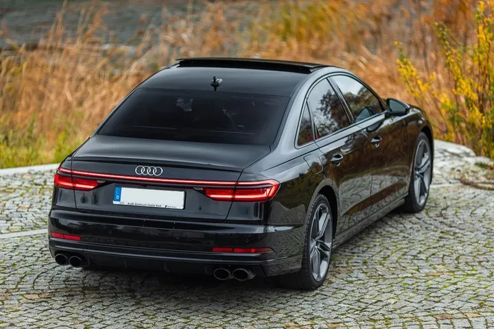 Audi S8