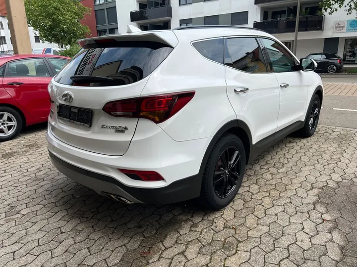 Hyundai SANTA FE