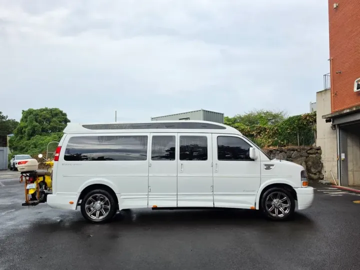 Chevrolet Express Van