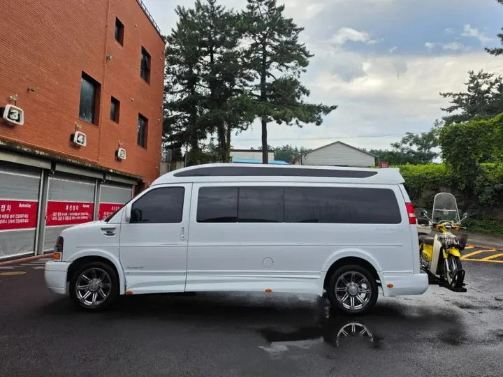 Chevrolet Express Van