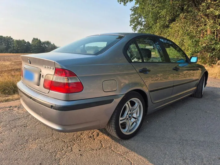 BMW 320