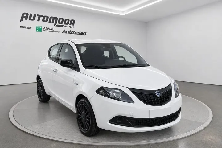 Lancia Ypsilon