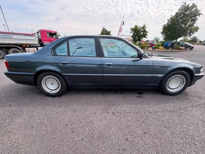 BMW 735