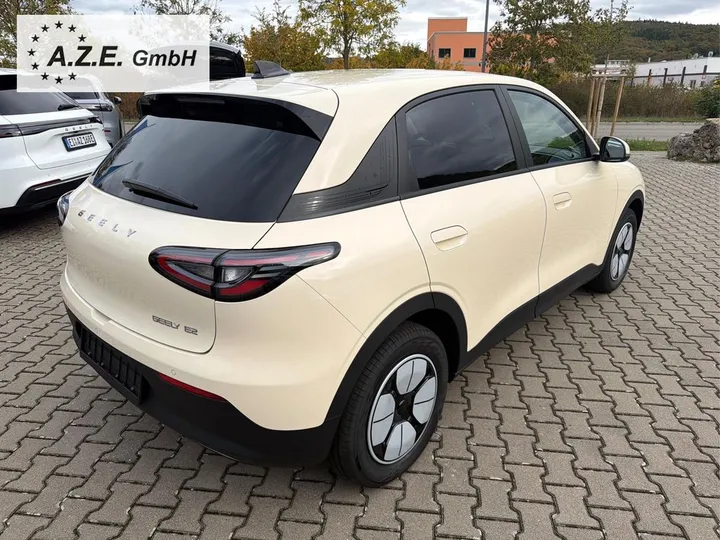 Geely E2