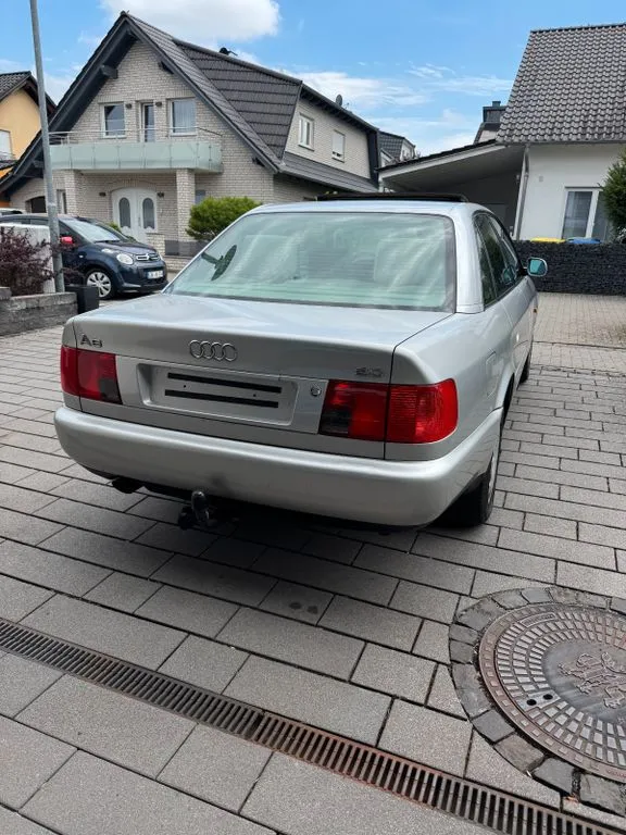 Audi 100