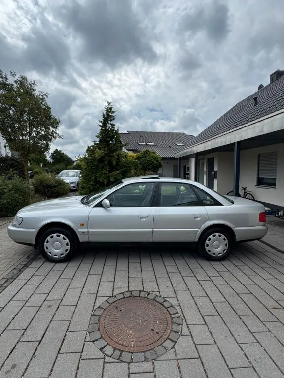 Audi 100