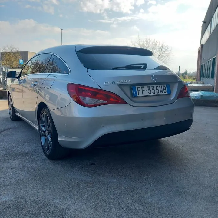 Mercedes-Benz CLA 200