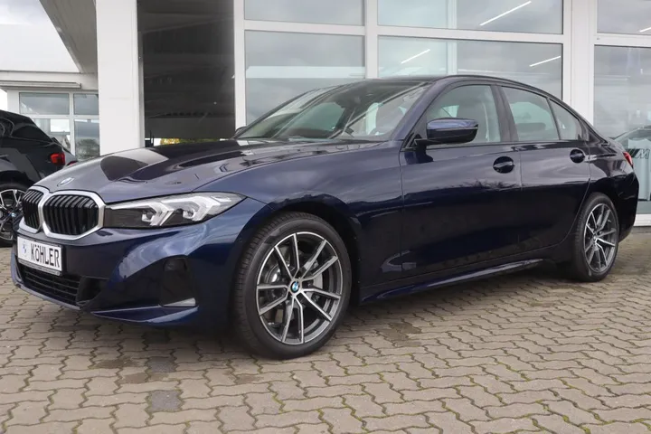 BMW 330