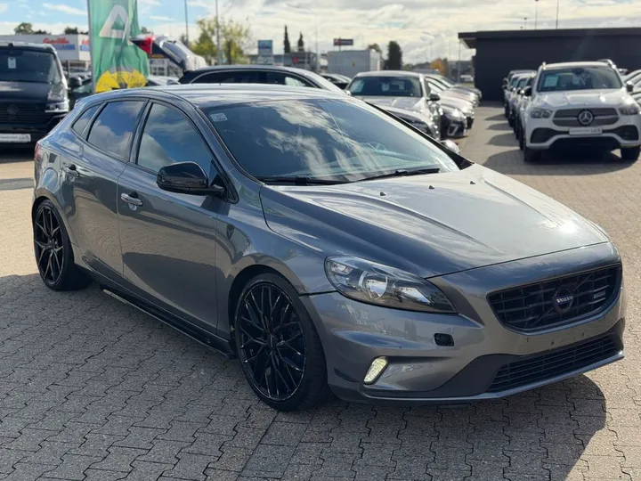 Volvo V40