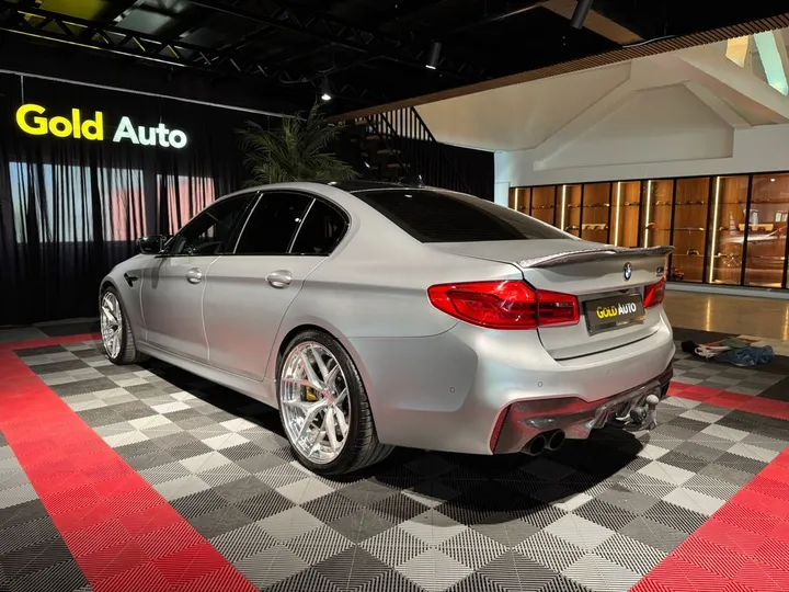 BMW M5
