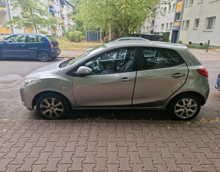 Mazda 2