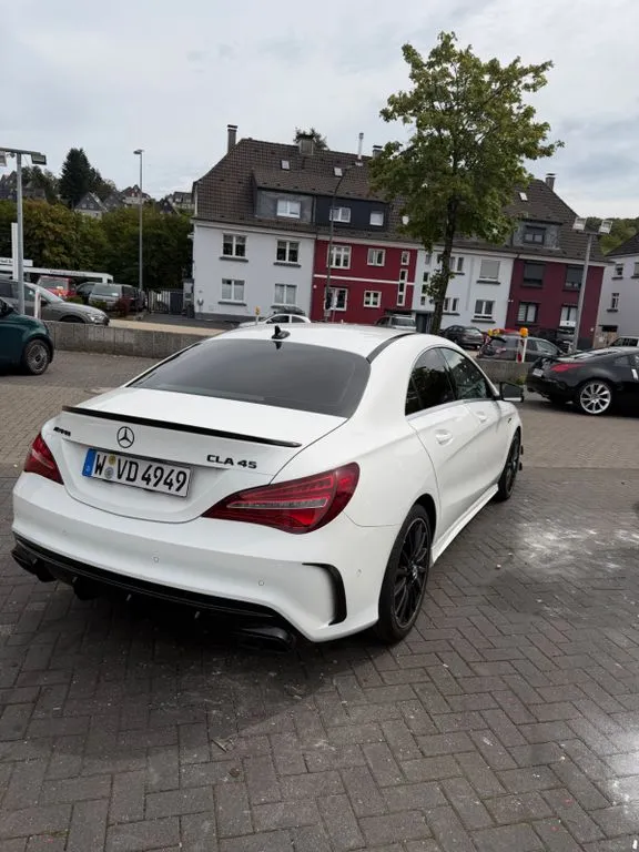 Mercedes-Benz CLA 180