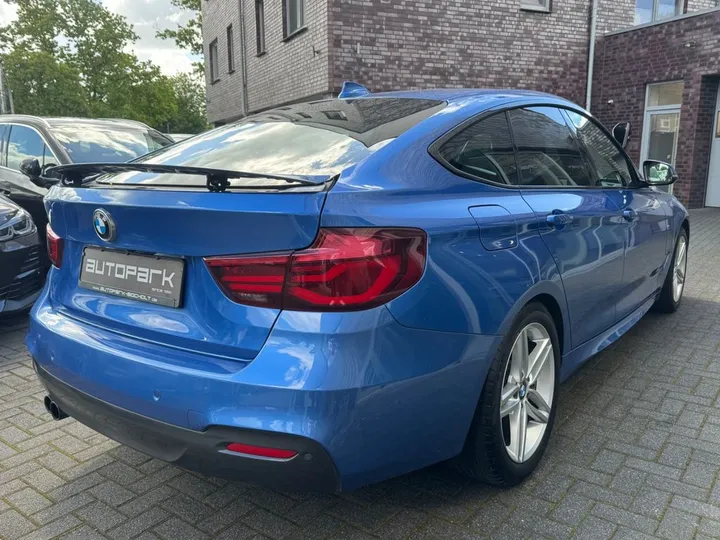 BMW 330 Gran Turismo