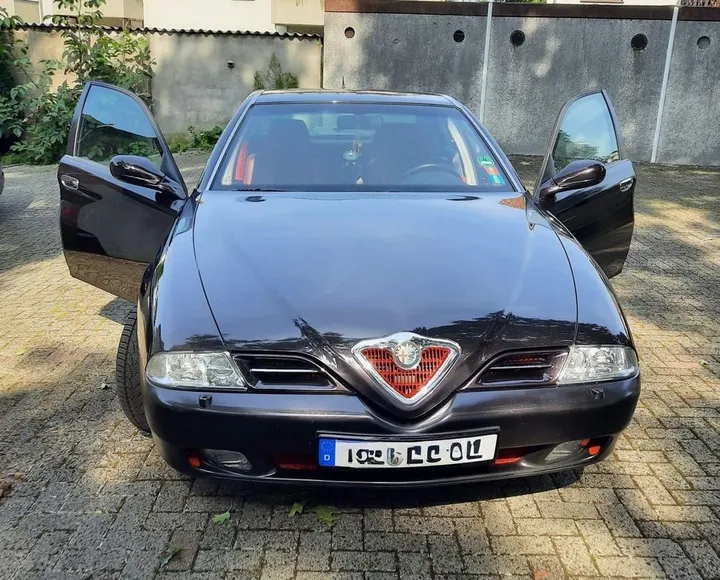 Alfa Romeo 166