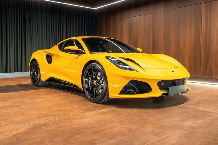 Lotus Emira