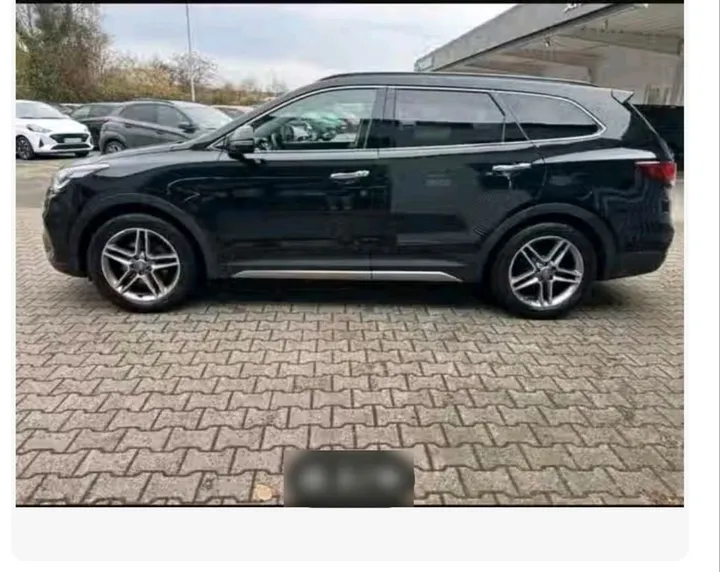 Hyundai Grand Santa Fe