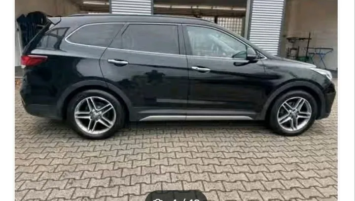 Hyundai Grand Santa Fe