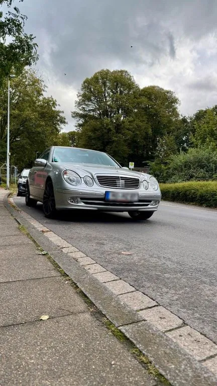 Mercedes-Benz E 320