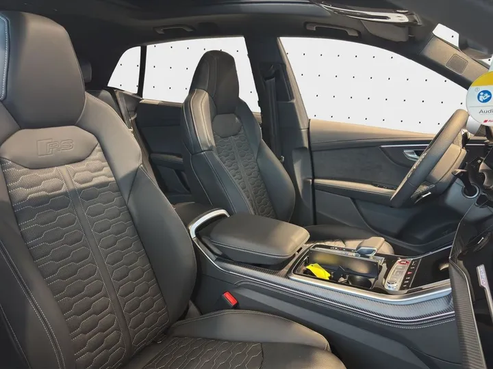 Audi RSQ8