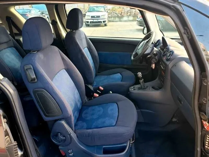 Peugeot 1007