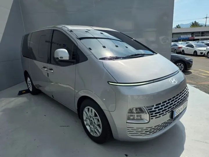 Hyundai Staria