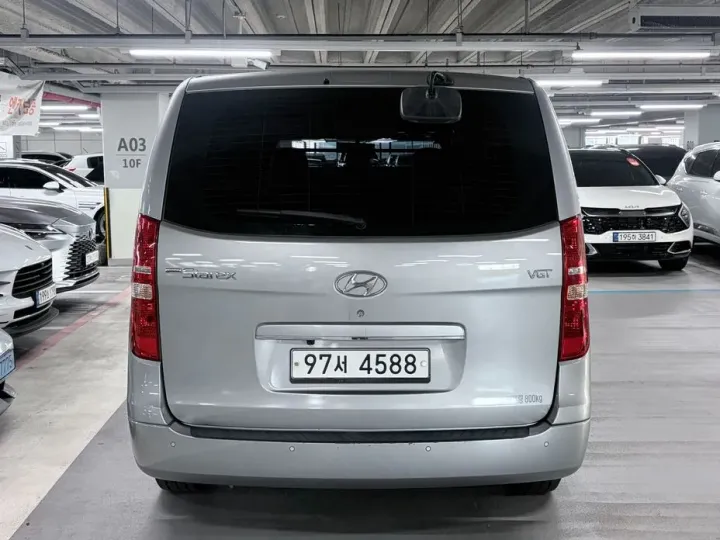 Hyundai Starex
