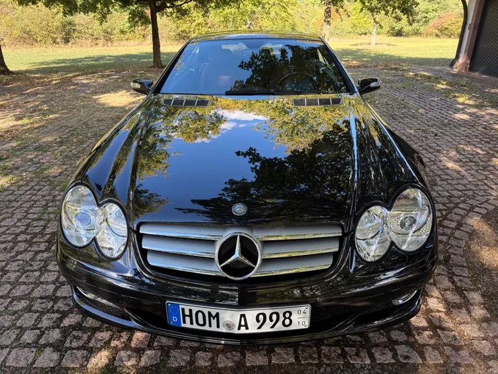 Mercedes-Benz 230