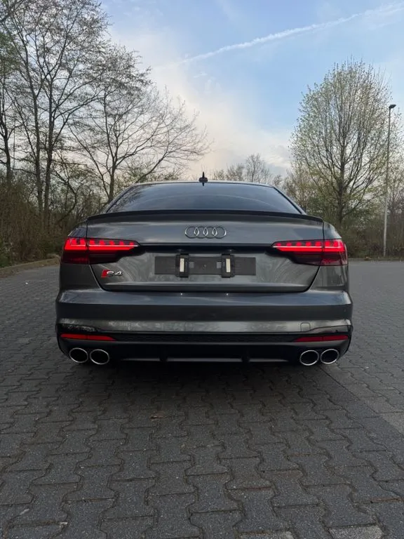 Audi S4