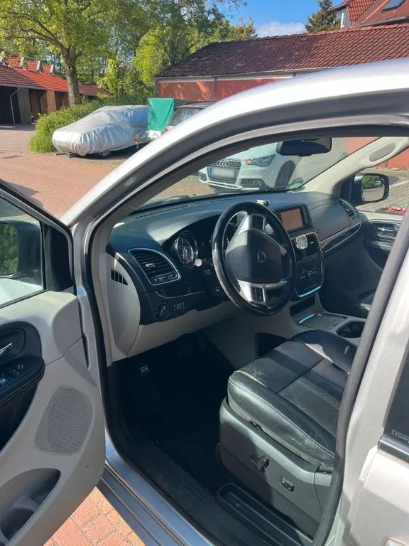 Lancia Voyager
