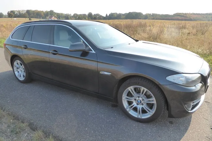 BMW 528