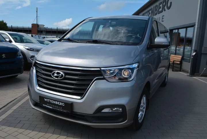 Hyundai H-1 Starex
