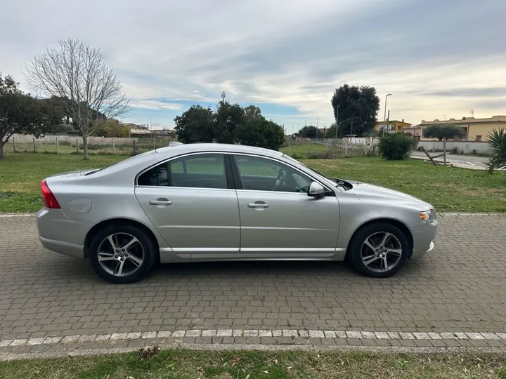Volvo S80
