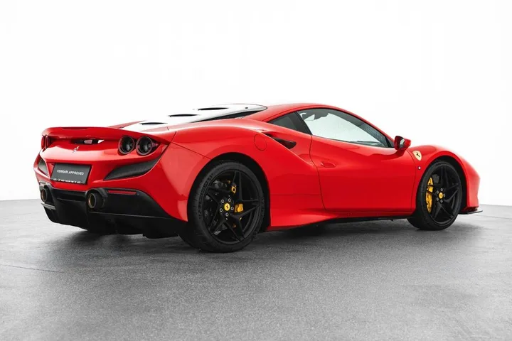 Ferrari F8