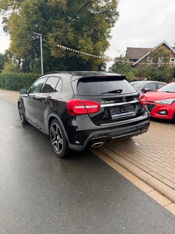 Mercedes-Benz GLA 250