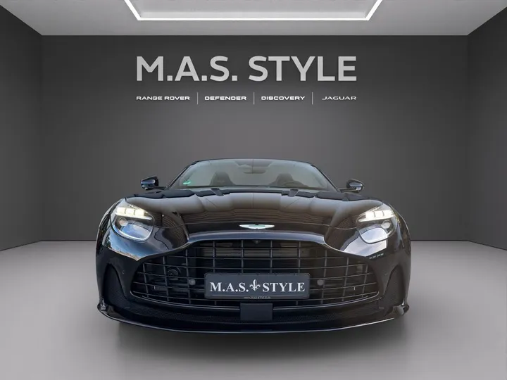 Aston Martin DB12