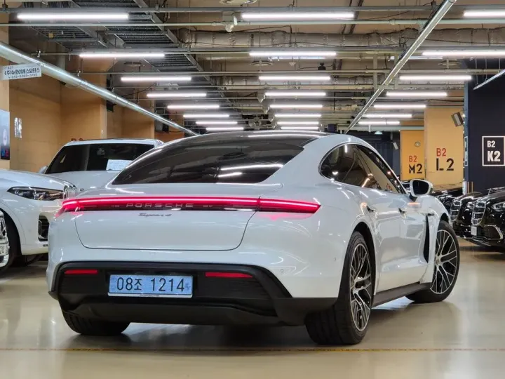 Porsche Taycan