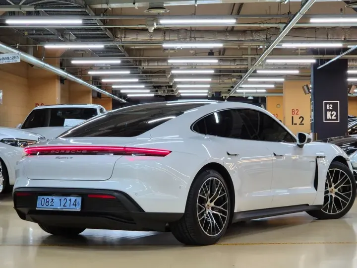 Porsche Taycan